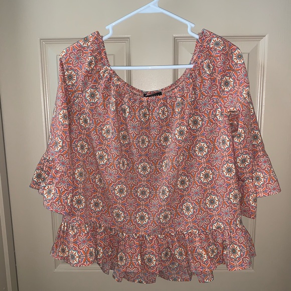 Floral Print Ruffle Top - Picture 2 of 3